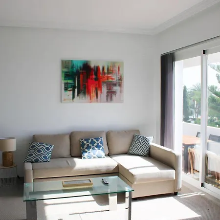 Apartment Magnificent Flat Close To The Casino Of Puerto Banus